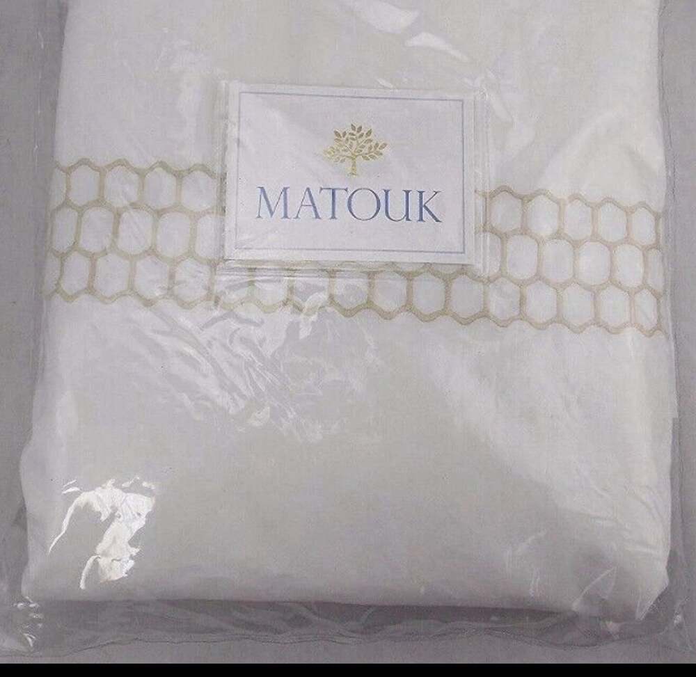 Matouk Liana 520 Thread Count Percale FULL / QUEEN Duvet Cover White/ Champagne